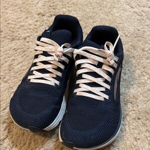 Women’s Altra Escalante